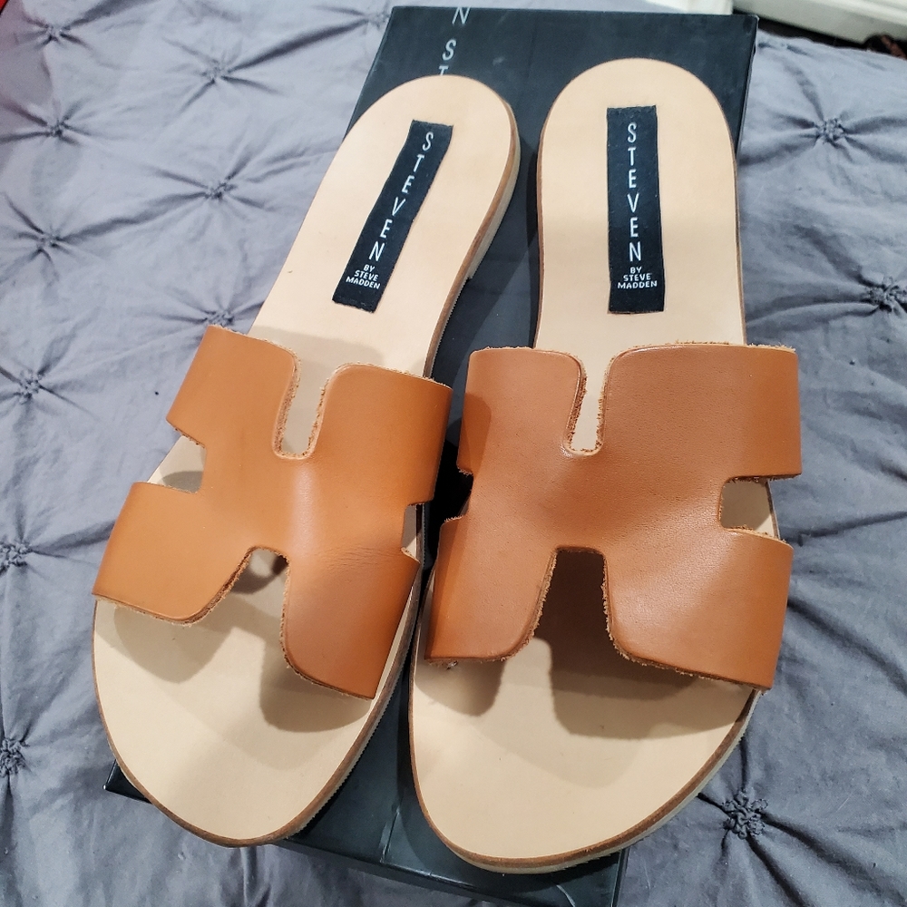 STEVEN by Steve Madden Cognac Greece Slides 7.5